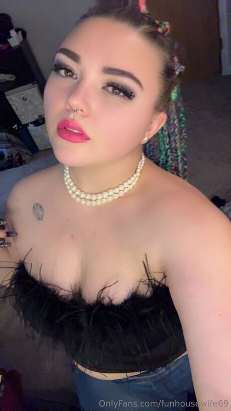 Foto di nudo di fuga di OnlyFans di Funhousewife69