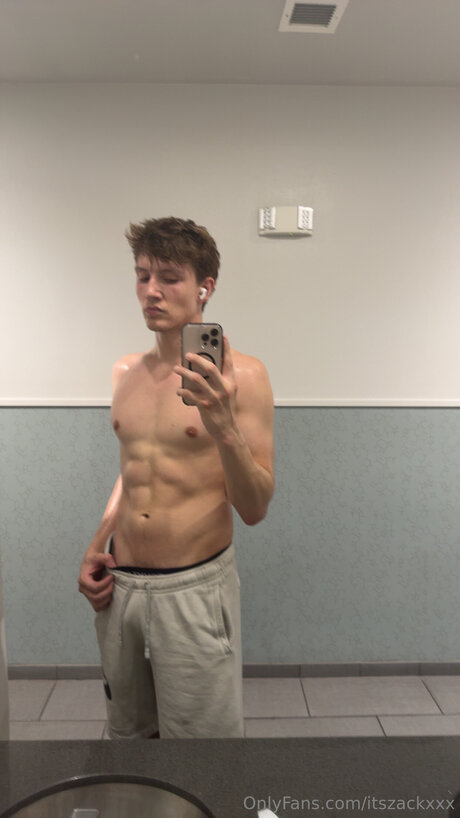 Foto di nudo di fuga di OnlyFans di Itszackxxx