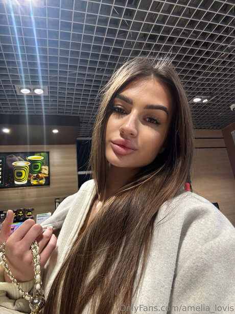 Foto di nudo di fuga di OnlyFans di Amelia Lovis