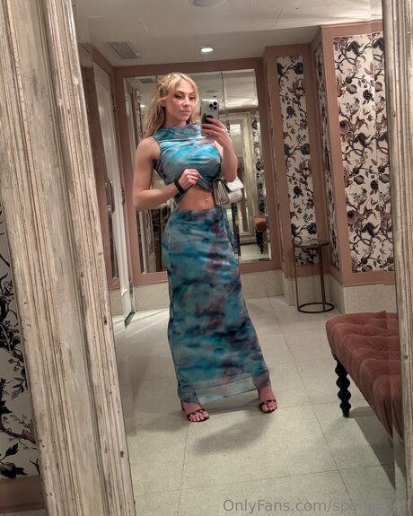 Foto di nudo di fuga di OnlyFans di Spoiled Elf