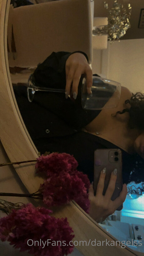 Foto di nudo di fuga di OnlyFans di Darkangelss