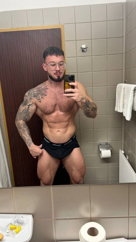 Foto di nudo di fuga di OnlyFans di Gordon Sam