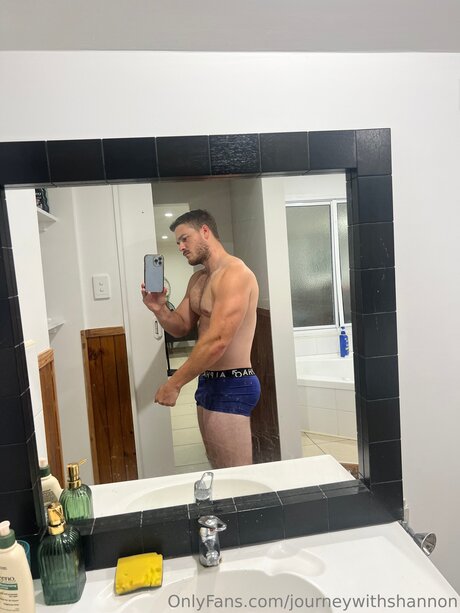 Foto di nudo di fuga di OnlyFans di Journeywithshannon