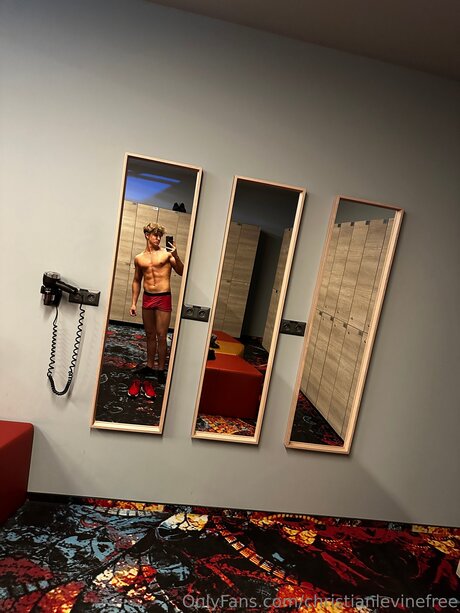 Christianlevine Straight