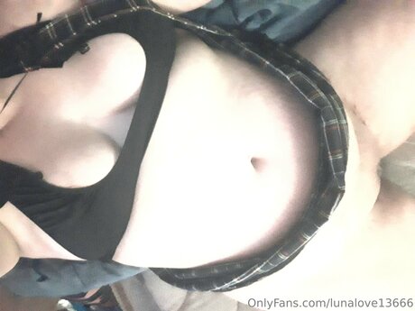 Foto di nudo di fuga di OnlyFans di Lunalove13666