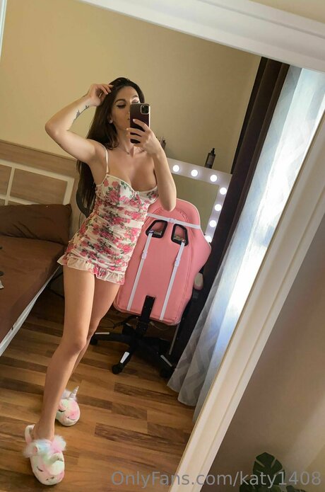 Foto di nudo di fuga di OnlyFans di Katy1408