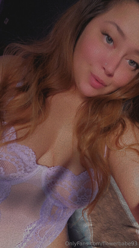 Foto di nudo di fuga di OnlyFans di Flowerbabe93
