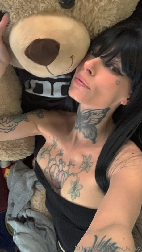 Foto di nudo di fuga di OnlyFans di Effie Le Fay