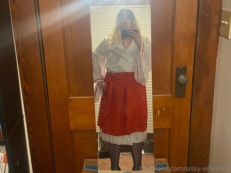Sissy Erika001