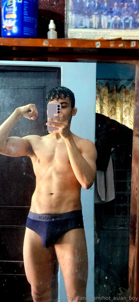 Foto di nudo di fuga di OnlyFans di Hot Asian Boy