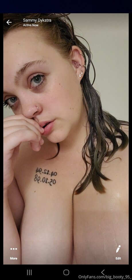 Foto di nudo di fuga di OnlyFans di Big Booty 95