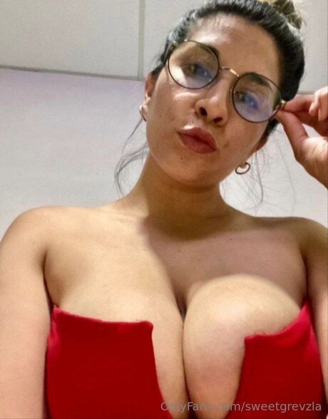 Foto di nudo di fuga di OnlyFans di Sweetgrevzla
