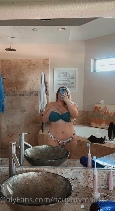 Foto di nudo di fuga di OnlyFans di Naughtymama2 0