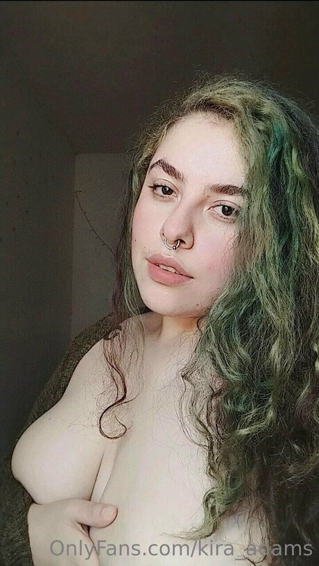 Foto di nudo di fuga di OnlyFans di Kira Adams