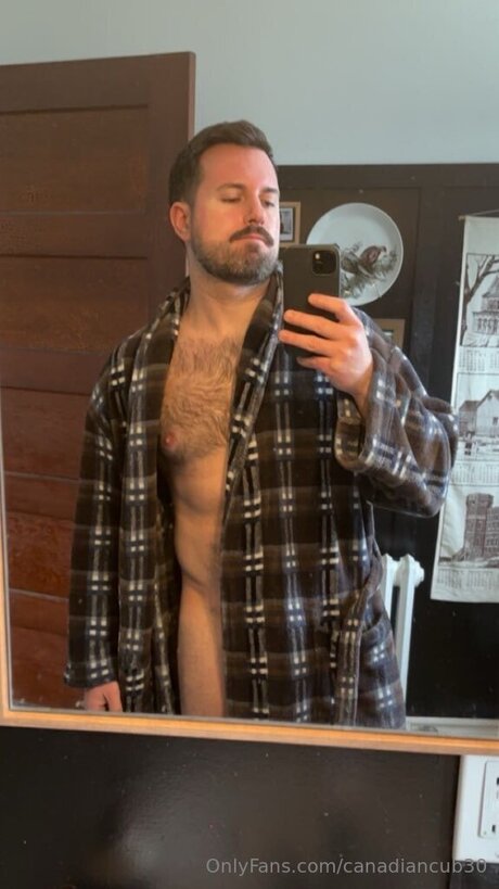 Foto di nudo di fuga di OnlyFans di Canadiancub30