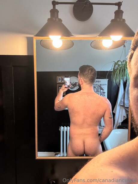 Foto di nudo di fuga di OnlyFans di Canadiancub30