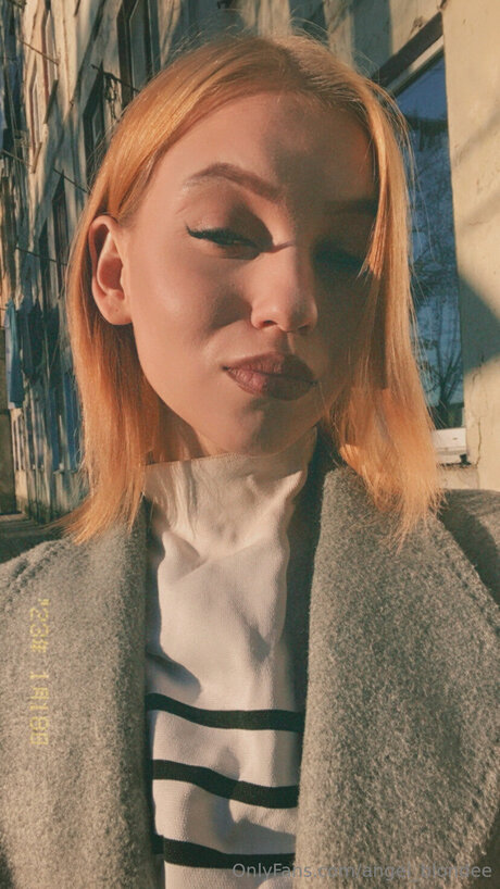 Foto di nudo di fuga di OnlyFans di Angel Blondee