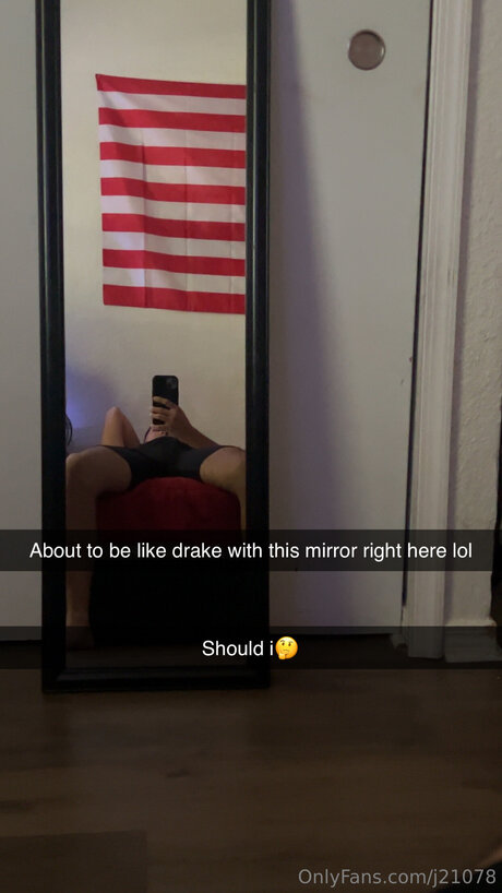 Foto di nudo di fuga di OnlyFans di J21078