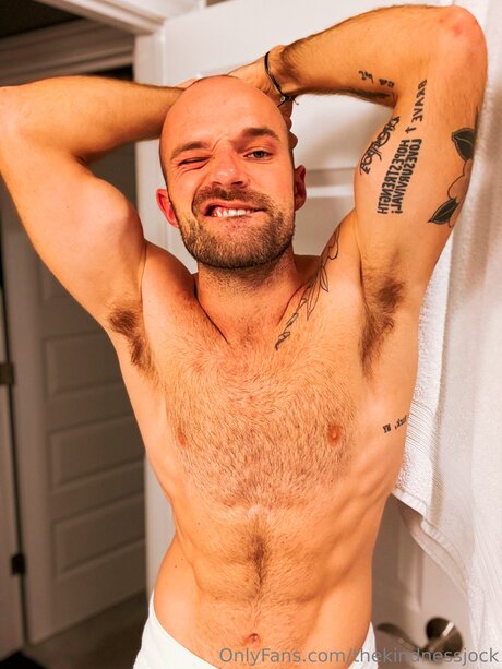Foto di nudo di fuga di OnlyFans di Thekindnessjock