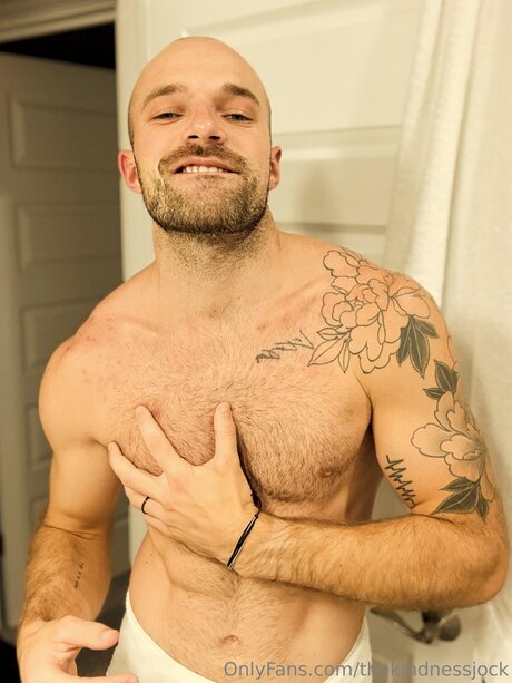 Foto di nudo di fuga di OnlyFans di Thekindnessjock