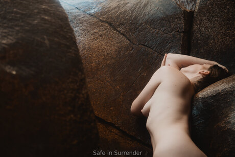 Foto di nudo di fuga di OnlyFans di Safeinsurrender