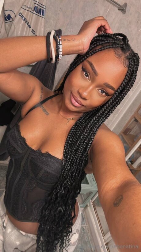 Foto di nudo di fuga di OnlyFans di Ebonatina