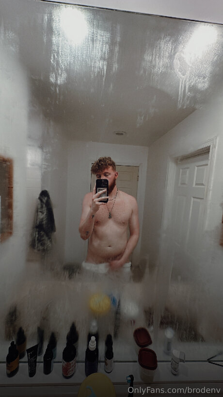 Foto di nudo di fuga di OnlyFans di Brodenv