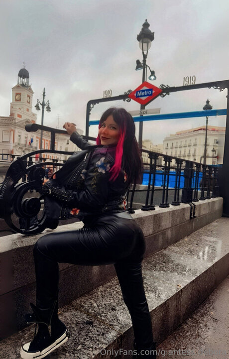 Giantess Debora
