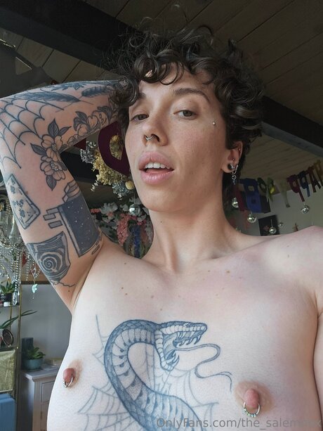 Foto di nudo di fuga di OnlyFans di The Salemnox