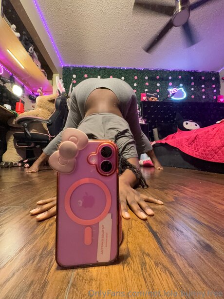 Foto di nudo di fuga di OnlyFans di Not Lola Bunny Free