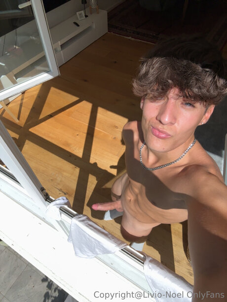 Foto di nudo di fuga di OnlyFans di Teen2006