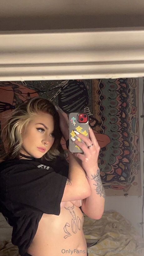 Foto di nudo di fuga di OnlyFans di Suicidalmischief