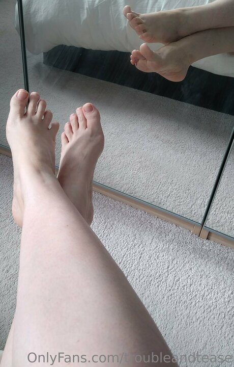 Foto di nudo di fuga di OnlyFans di Troubleandtease