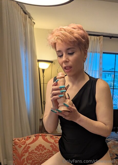 Foto di nudo di fuga di OnlyFans di Clawqueen