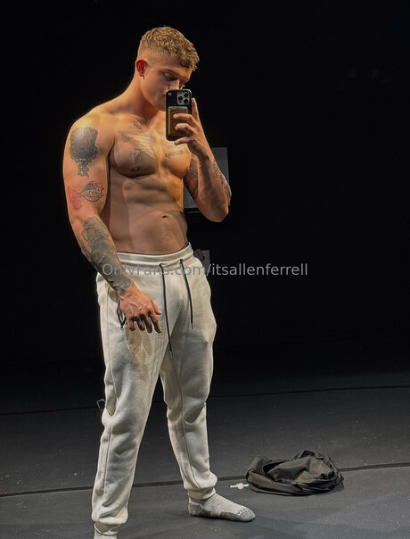 Foto di nudo di fuga di OnlyFans di Itsallenferrell