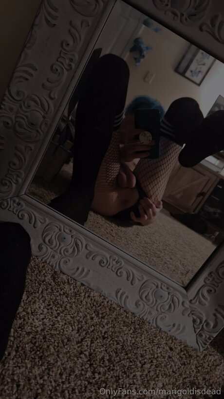 Foto di nudo di fuga di OnlyFans di Marigoldisdead