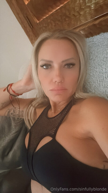 Sinfullyblonde
