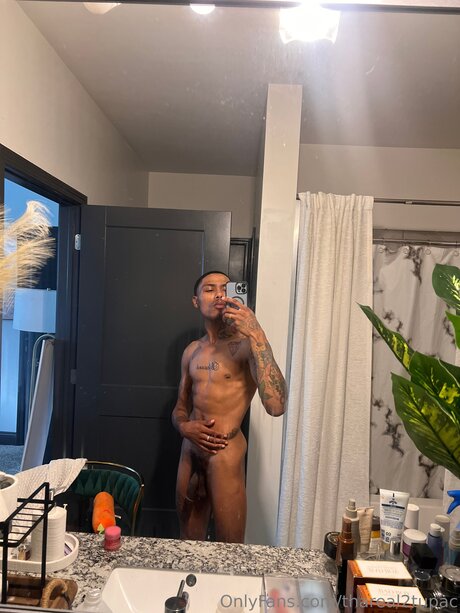 Foto di nudo di fuga di OnlyFans di Thareal2tupac