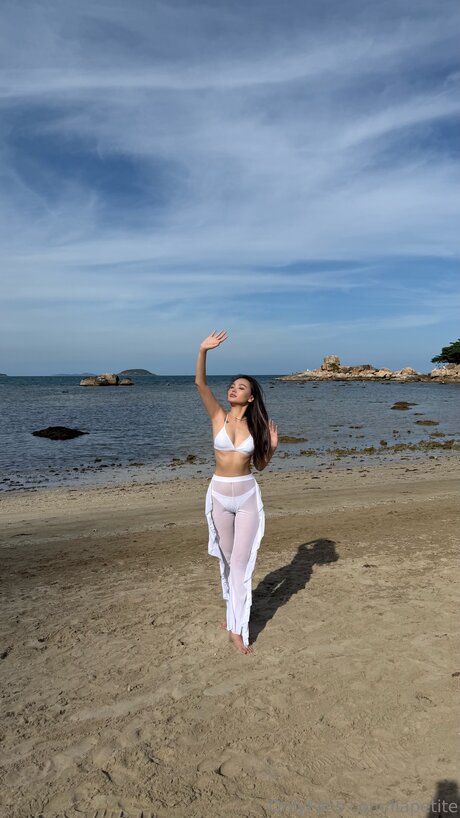 Foto di nudo di fuga di OnlyFans di Liapetite
