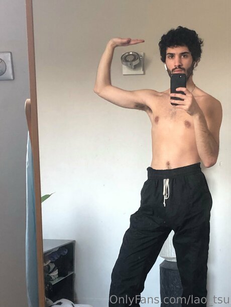 Foto di nudo di fuga di OnlyFans di Lao Tsu