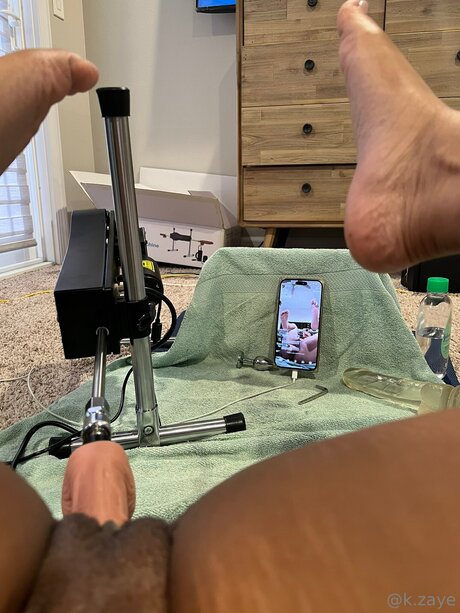 Foto di nudo di fuga di OnlyFans di Kzaye