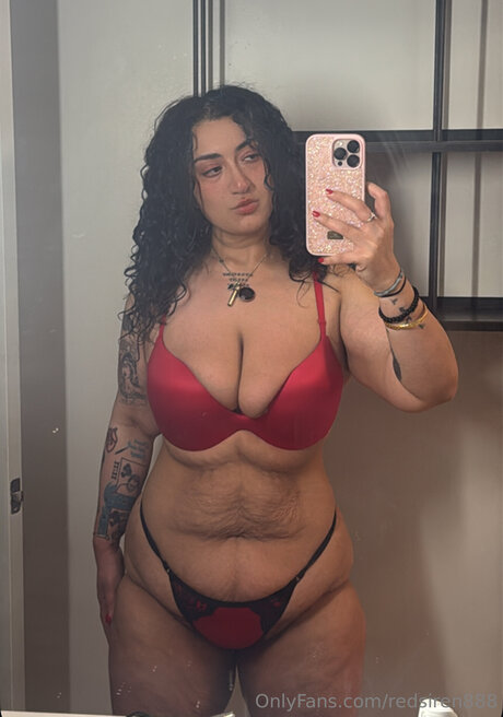 Foto di nudo di fuga di OnlyFans di Vallariavixenn