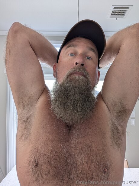 Foto di nudo di fuga di OnlyFans di Pupbuster