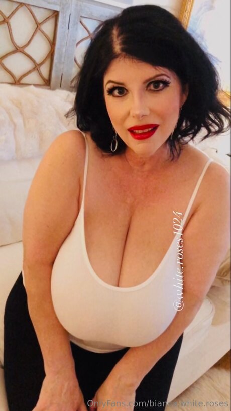 Foto di nudo di fuga di OnlyFans di Bianca White Roses