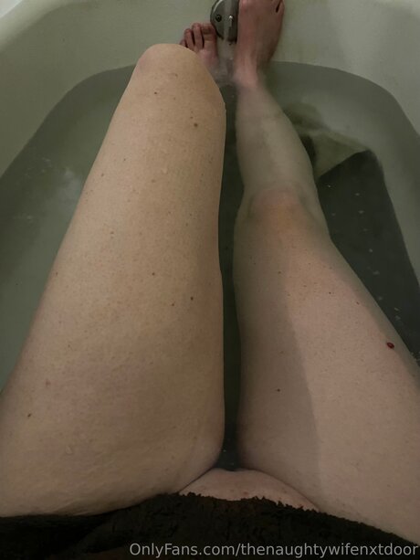 Thenaughtywifenxtdoor