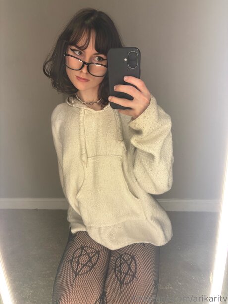 Foto di nudo di fuga di OnlyFans di Arikaritv