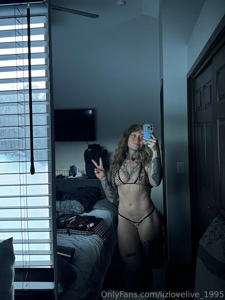 Foto di nudo di fuga di OnlyFans di Lizlovelive 1995
