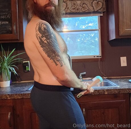 Foto di nudo di fuga di OnlyFans di Hot Beard