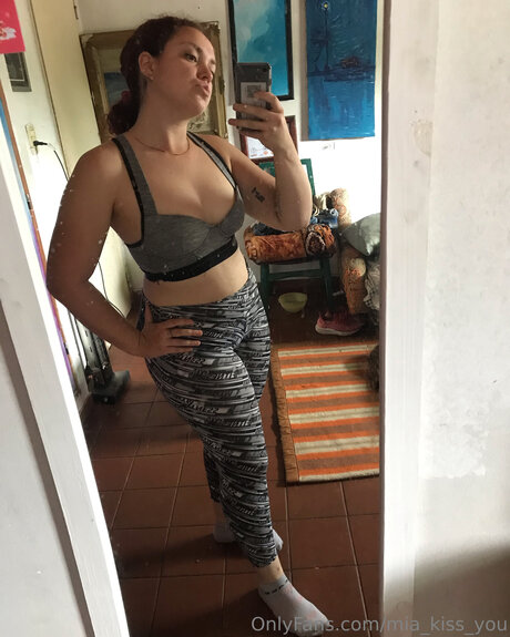 Foto di nudo di fuga di OnlyFans di Mia Kiss You