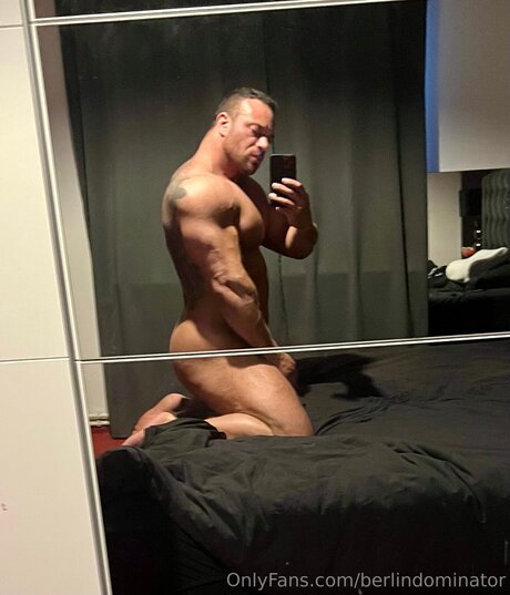 Foto di nudo di fuga di OnlyFans di Berlindominator